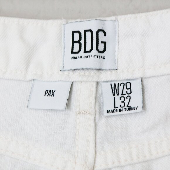 BDG Urban Outfitters White Pax High Rise Straight Leg Jean Fray Hem Size 29 x 32 - Picture 8 of 16
